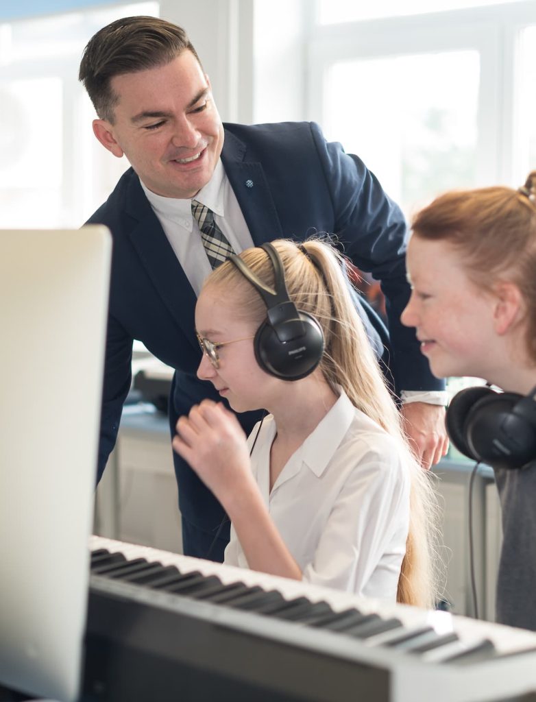 Jaime Gibson, clarinet, saxophone and piano teacher