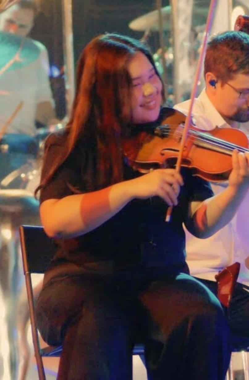 Morgan, Violin teacher