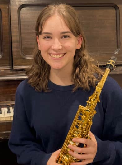 Zoe - saxophone and piano teacher