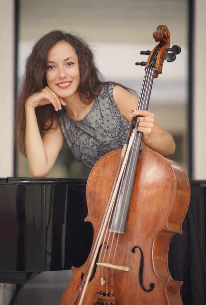Yevgenia - online cello teacher