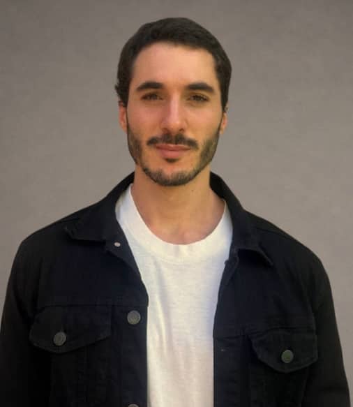 Luciano - Piano, composition and music theory teacher