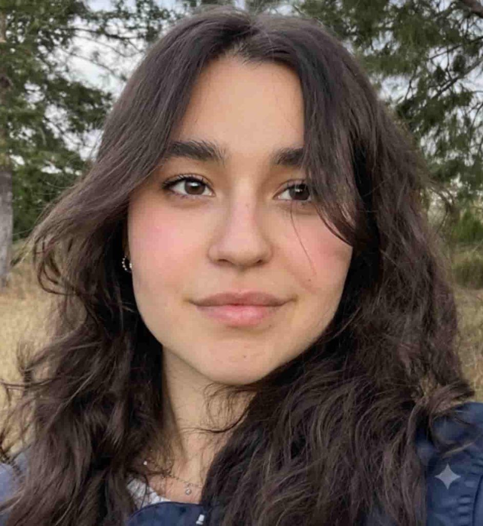Gia — Singing Teacher