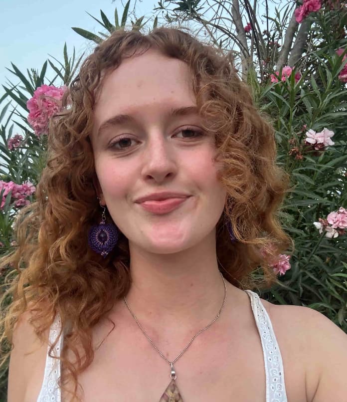 Imogen — Saxophone, Guitar, Theory & Composition Teacher